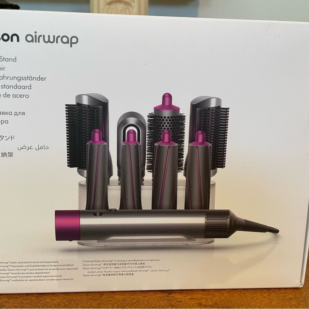 Dyson airwrap base with 3 attachments, box, nonslip pad & display - NEW